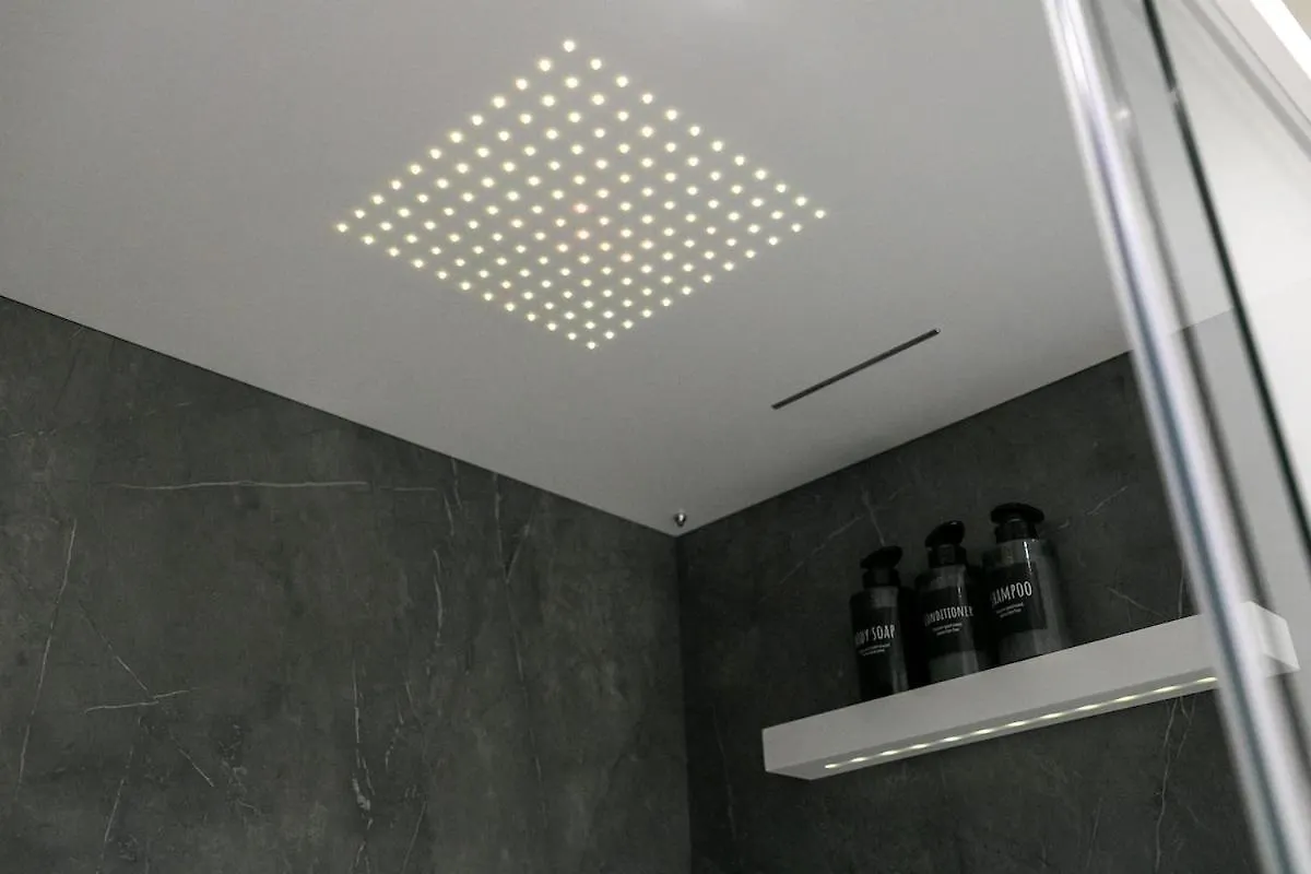 In Centro, Doccia Con Spa Genoa Italy