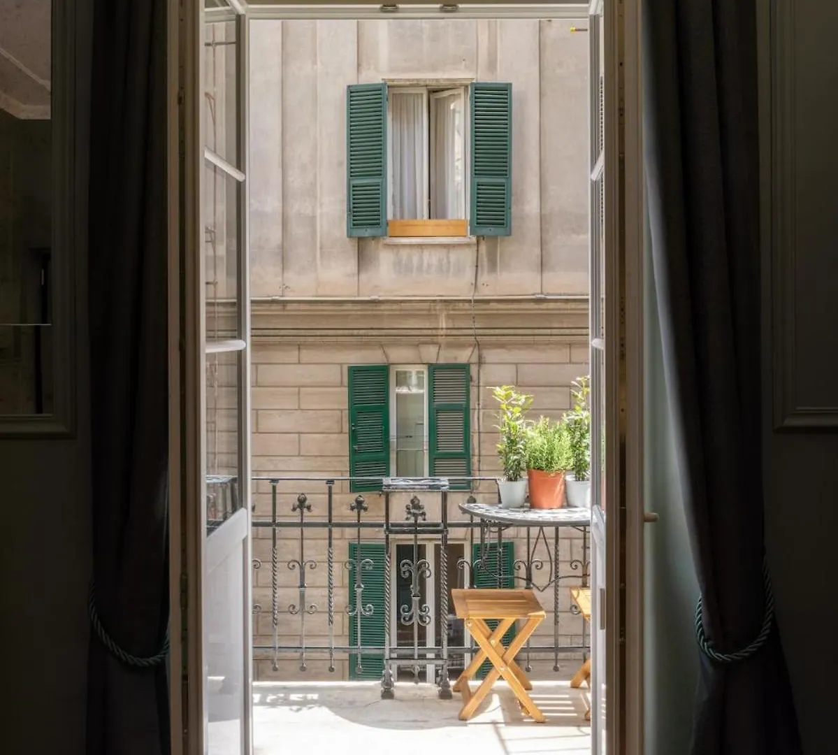 In Centro, Doccia Con Spa Genoa Italy
